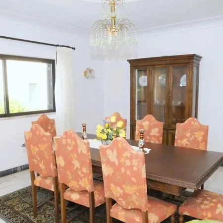 Βίλα A Lovely 3 Bedroom With Private Pool And Gardens Close To Marina *